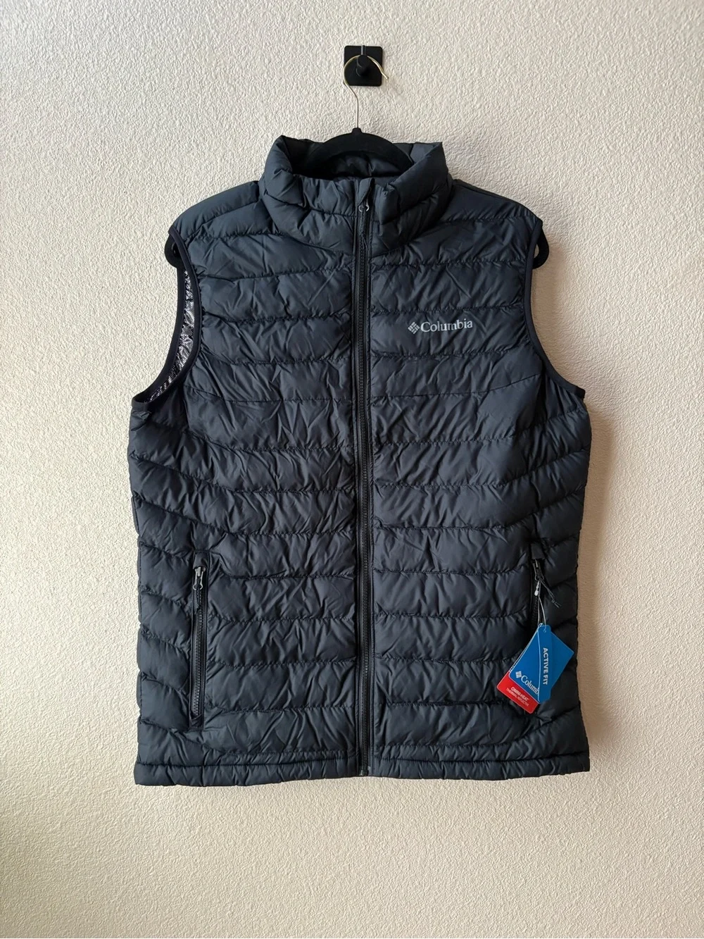 Columbia Men’s powder lite Black Quilted Vest - Picture 3 of 6